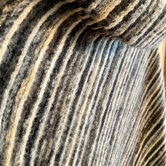 NWT Cejon Poncho - Picture 5 of 8